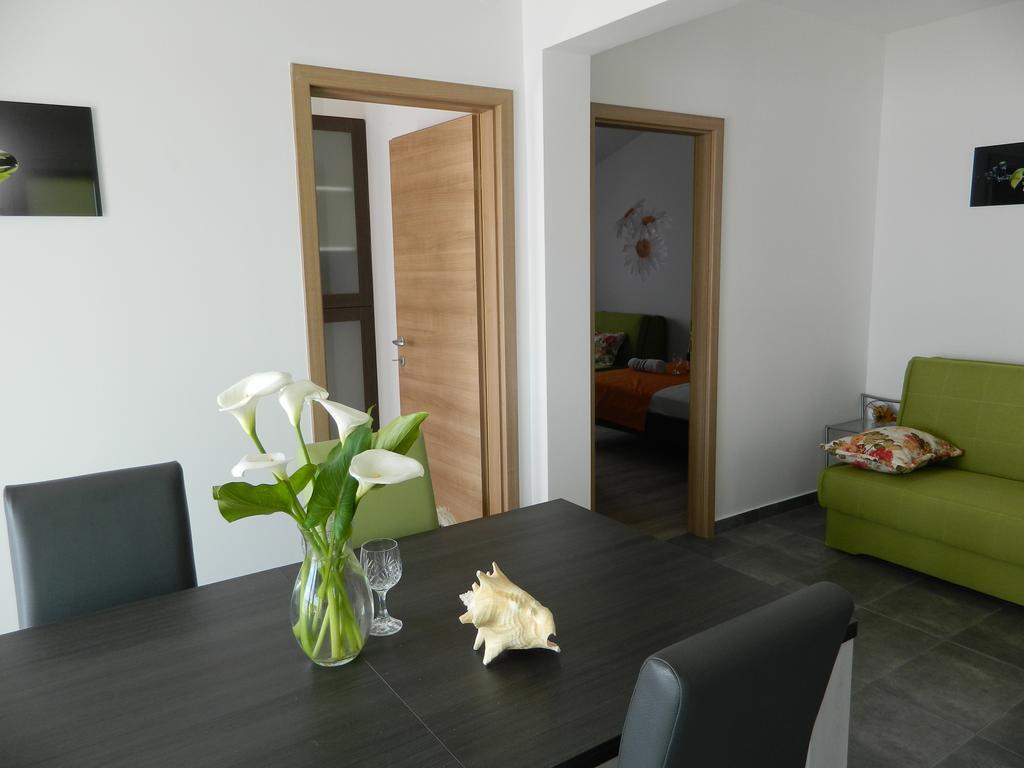 Apartmani Marinovic พอดโกรา ภายนอก รูปภาพ