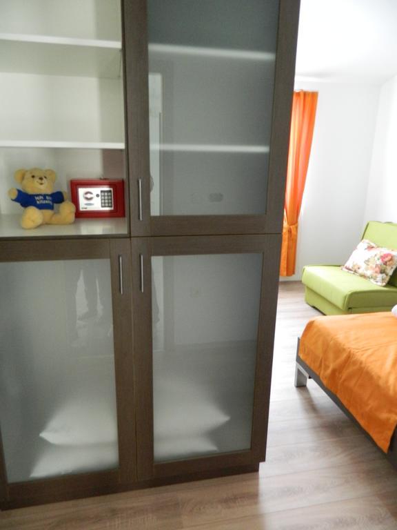 Apartmani Marinovic พอดโกรา ภายนอก รูปภาพ
