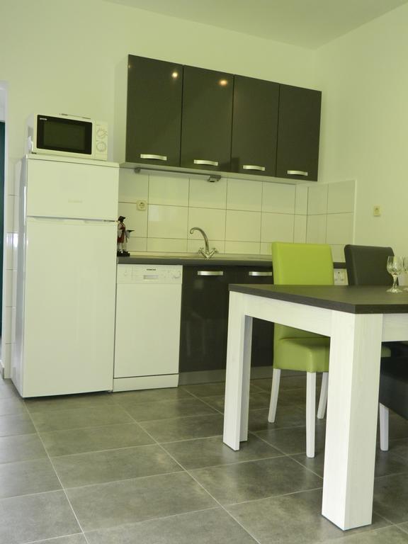 Apartmani Marinovic พอดโกรา ภายนอก รูปภาพ