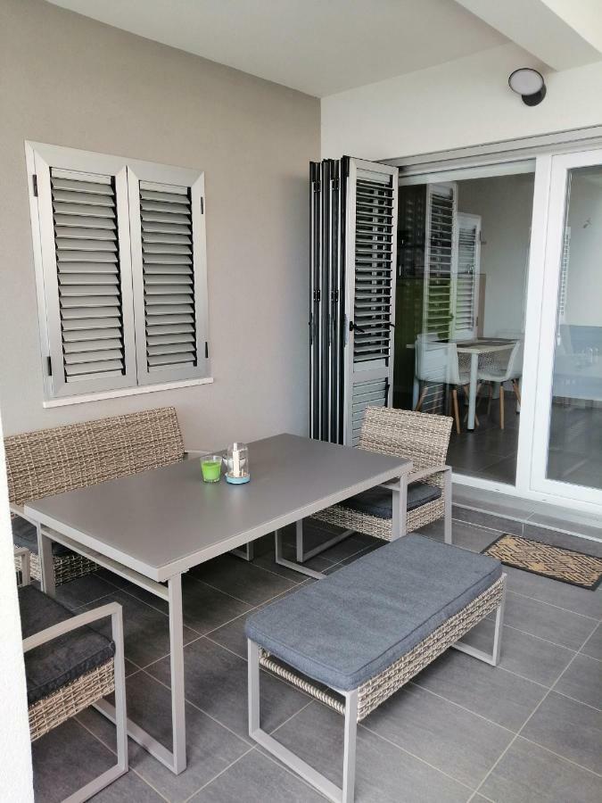 Apartmani Marinovic พอดโกรา ภายนอก รูปภาพ