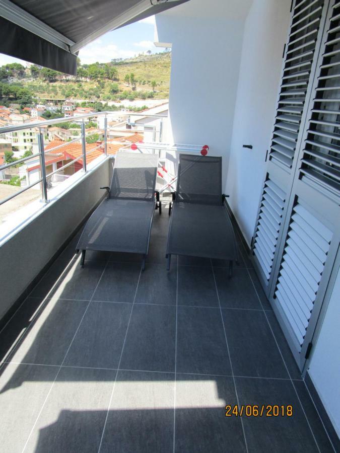 Apartmani Marinovic พอดโกรา ภายนอก รูปภาพ